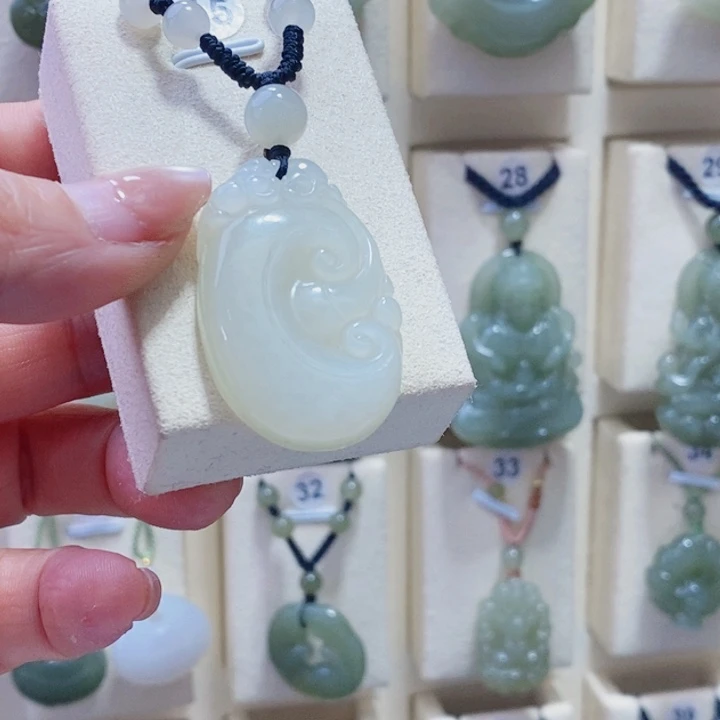 和田玉未镶嵌颈饰