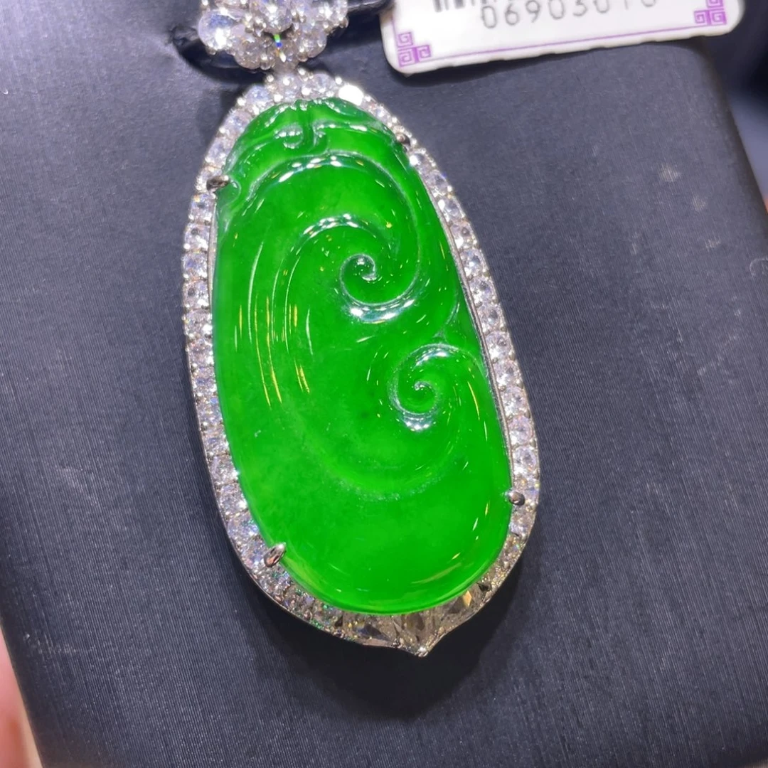 翡翠未镶嵌颈饰吊坠