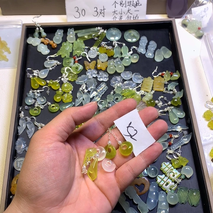 齡***齡蛇纹石玉合金发饰