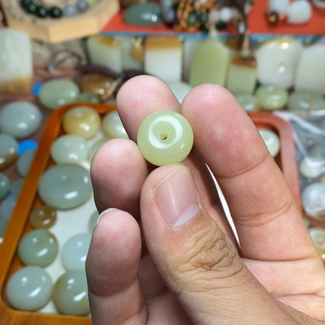 晚***晚和田玉未镶嵌吊坠(不含链)