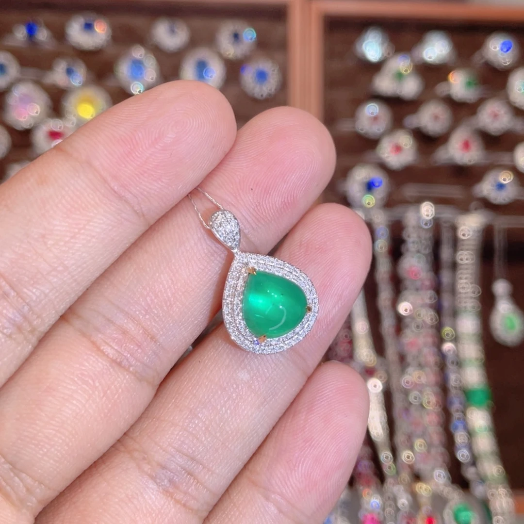 18K金镶嵌吊坠(不含链)祖母绿3.13ct