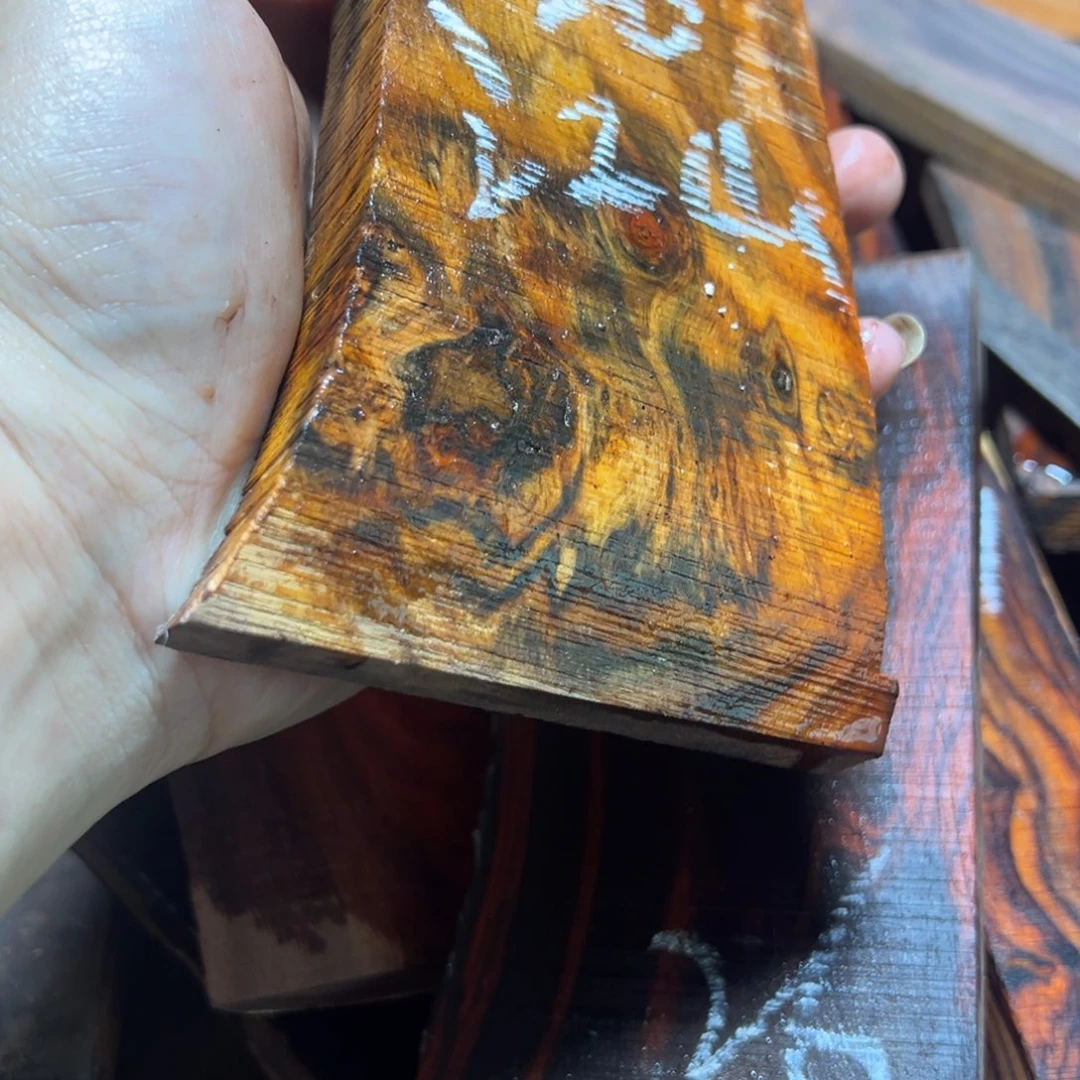 江***画交趾黄檀（大红酸枝）