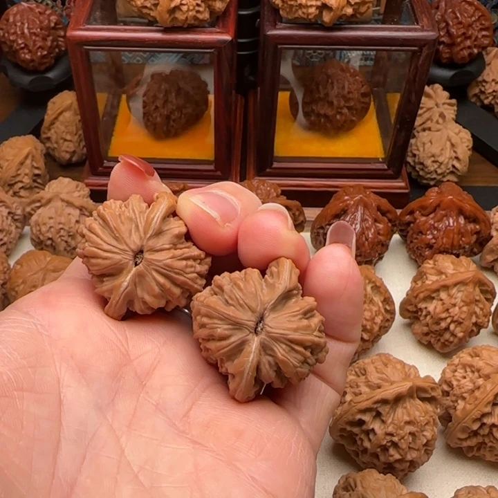 桃核把件✨****?四座楼