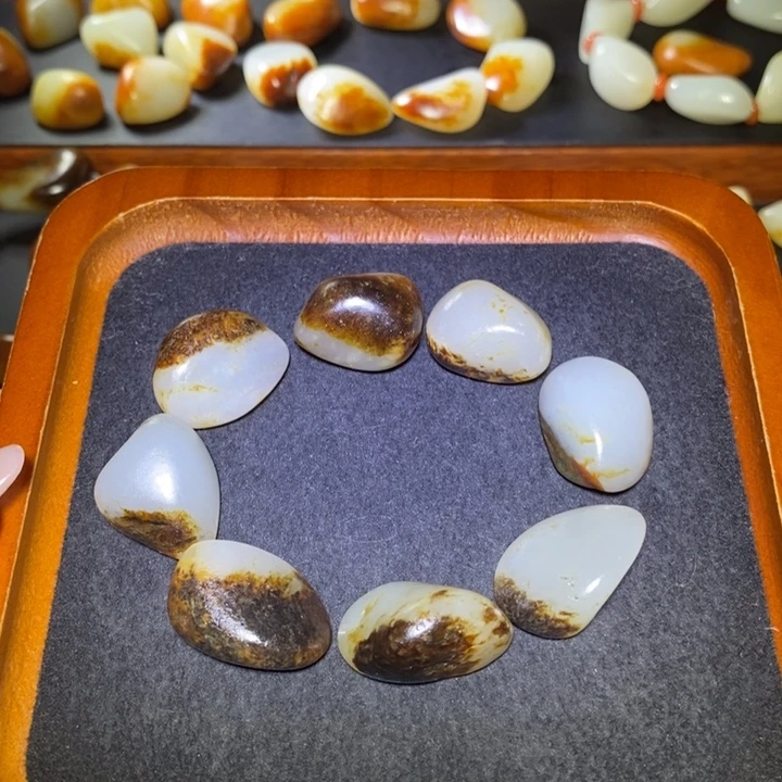 和田玉未镶嵌手串