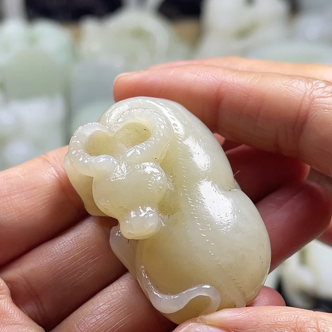 和田玉（糖玉）未镶嵌挂件