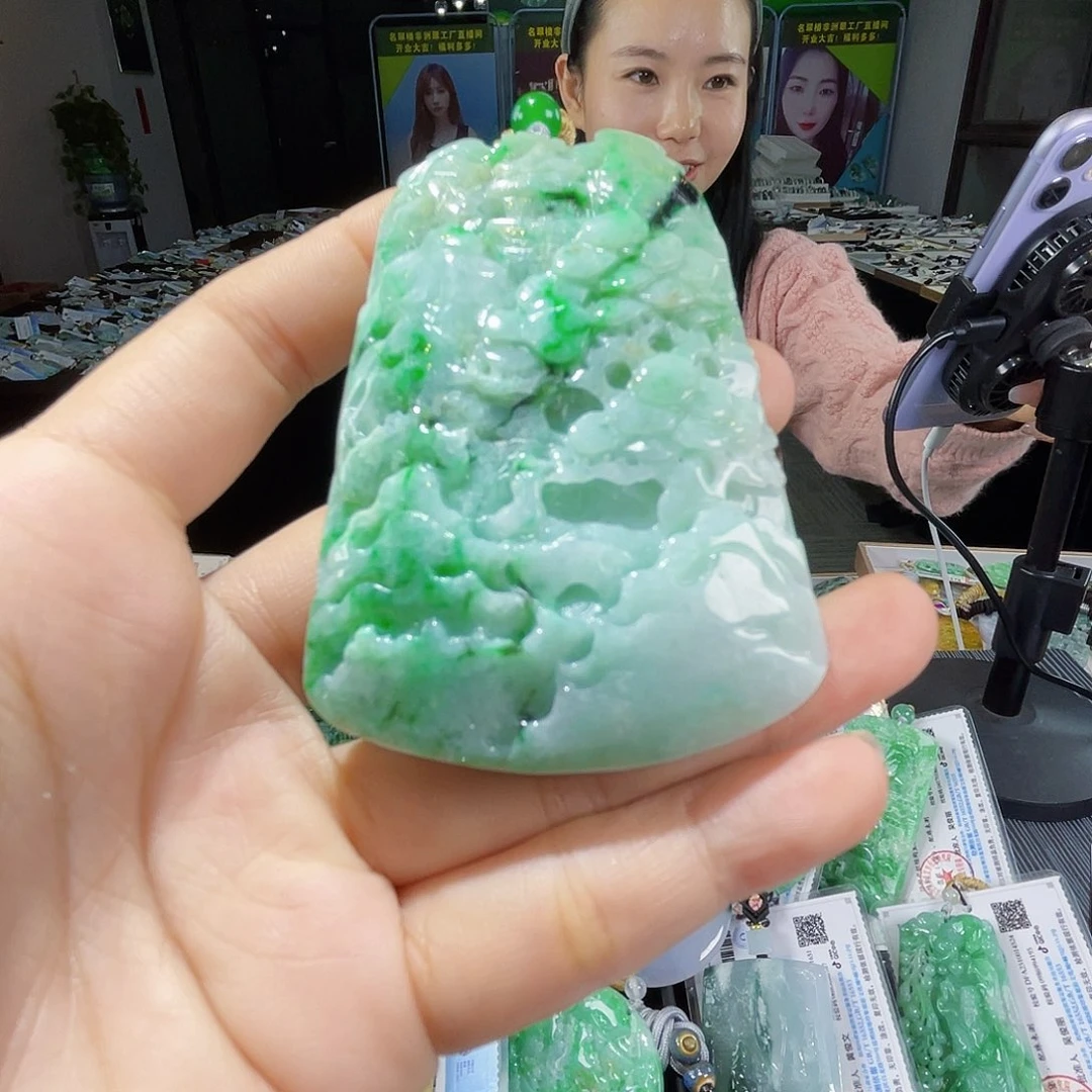 颈饰未镶嵌翡翠一