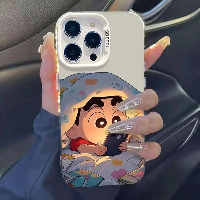 可爱小新适用于苹果16/15promax手机壳14/13卡通iPhone12/11趣味