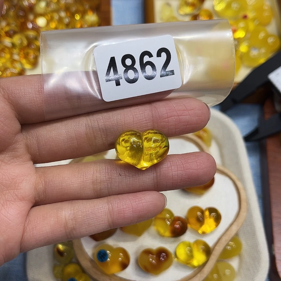 琥珀未镶嵌珠宝奇石