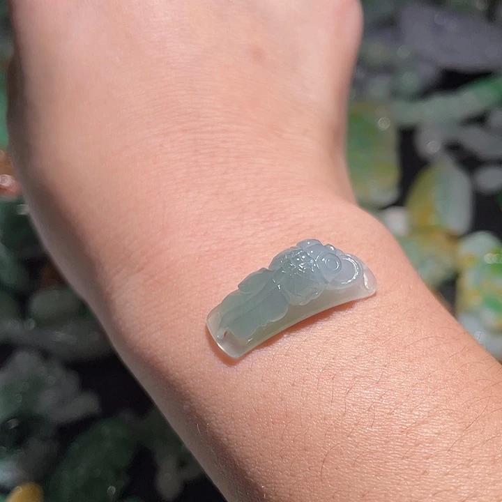 颈饰未镶嵌翡翠天