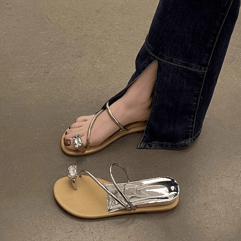 凉鞋女款爆款2025新款水钻夹趾仙女夏季外穿沙滩气质女士凉鞋露趾