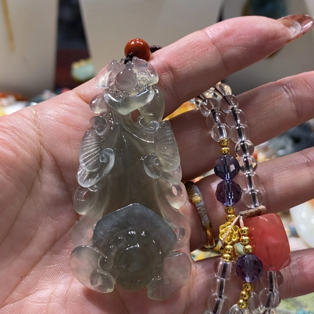 蛇纹石玉未镶嵌颈饰