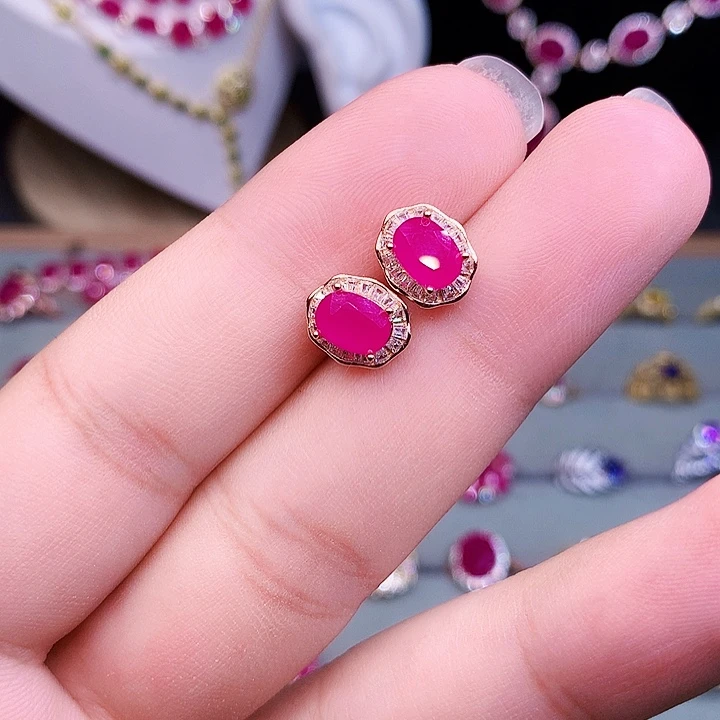 银S925镶嵌红宝石耳饰