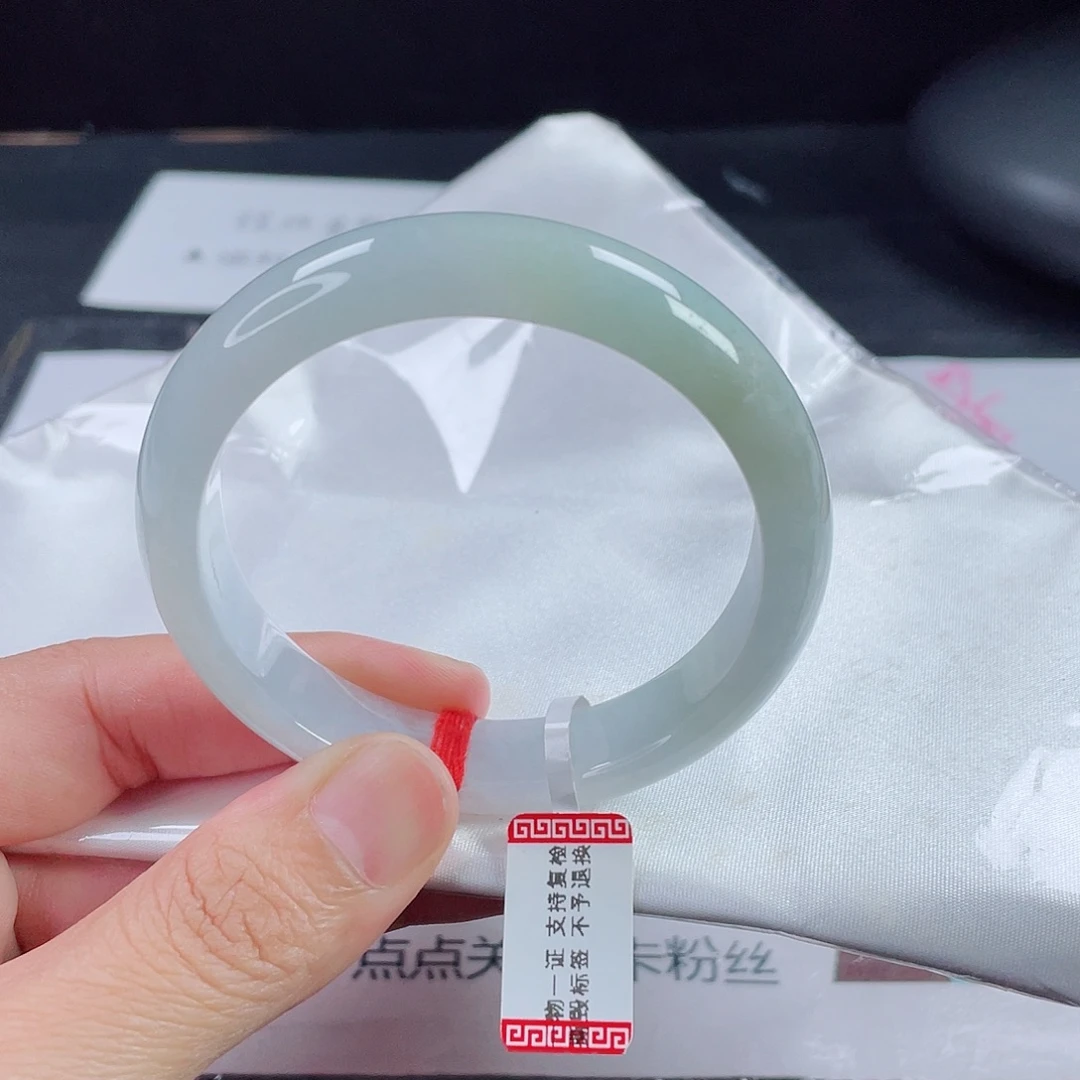 翡翠未镶嵌手镯正圈57