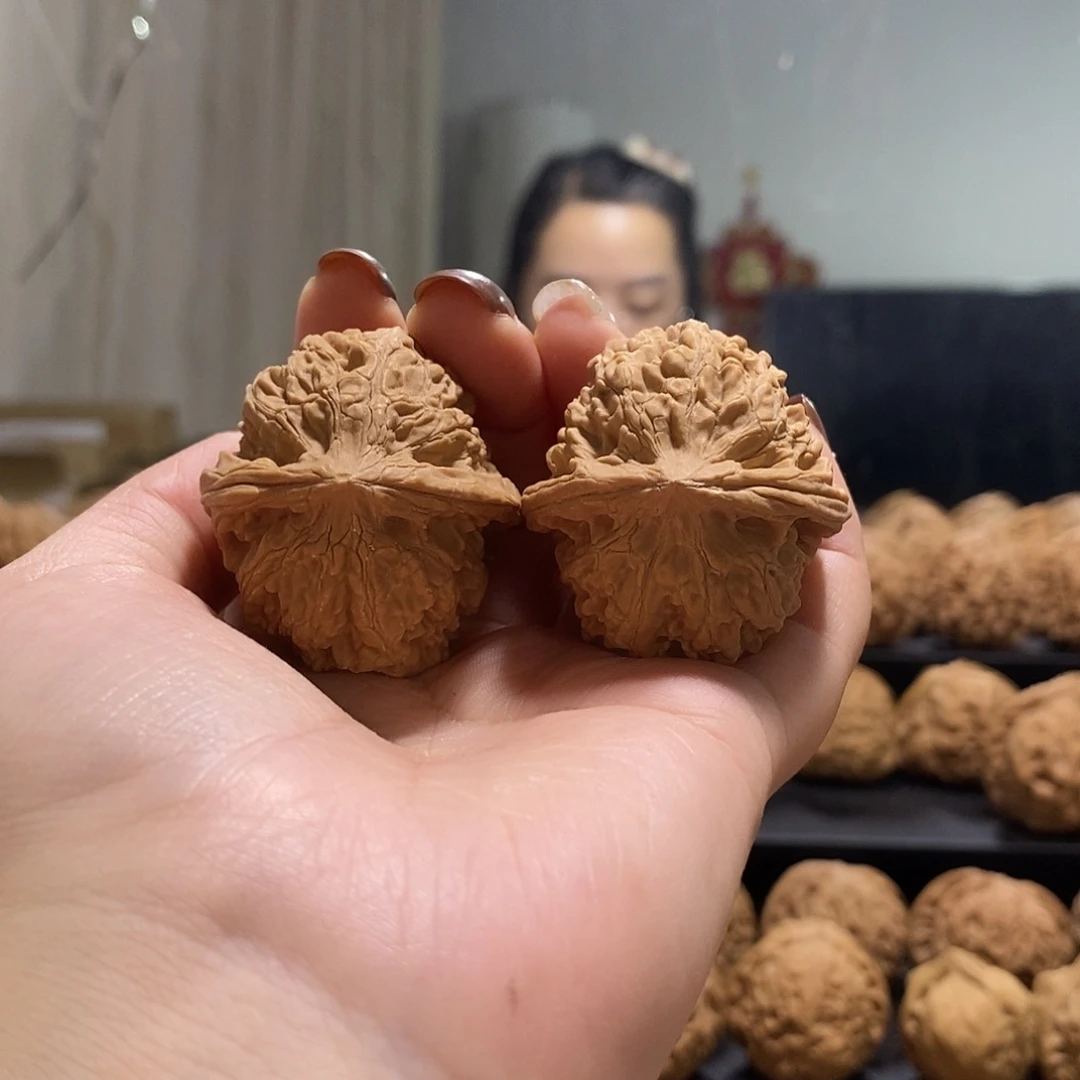 把件文玩核桃37石头尖有伤
