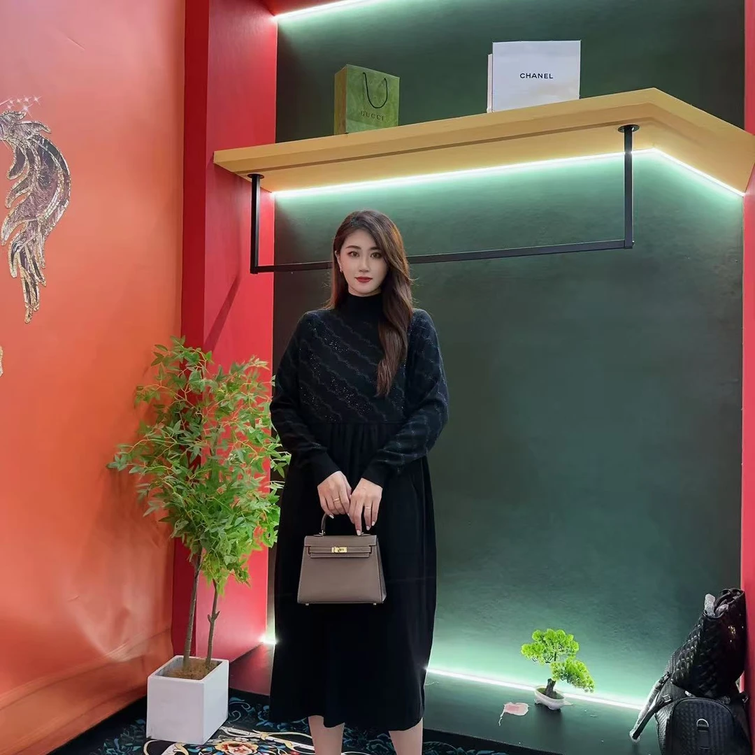 0020秋冬新款半高领亮丝针织连衣裙女收腰显瘦中长款气质拼接黑色