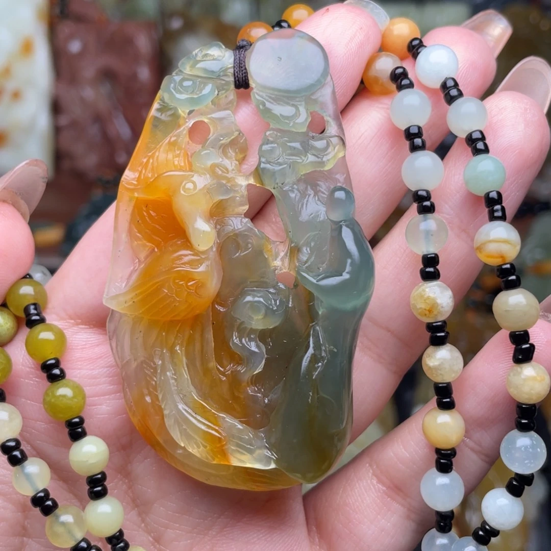 蛇纹石玉未镶嵌颈饰