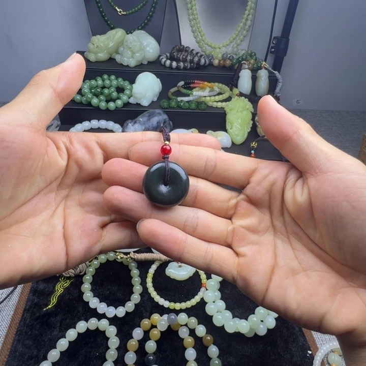 和田玉未镶嵌颈饰初**秋