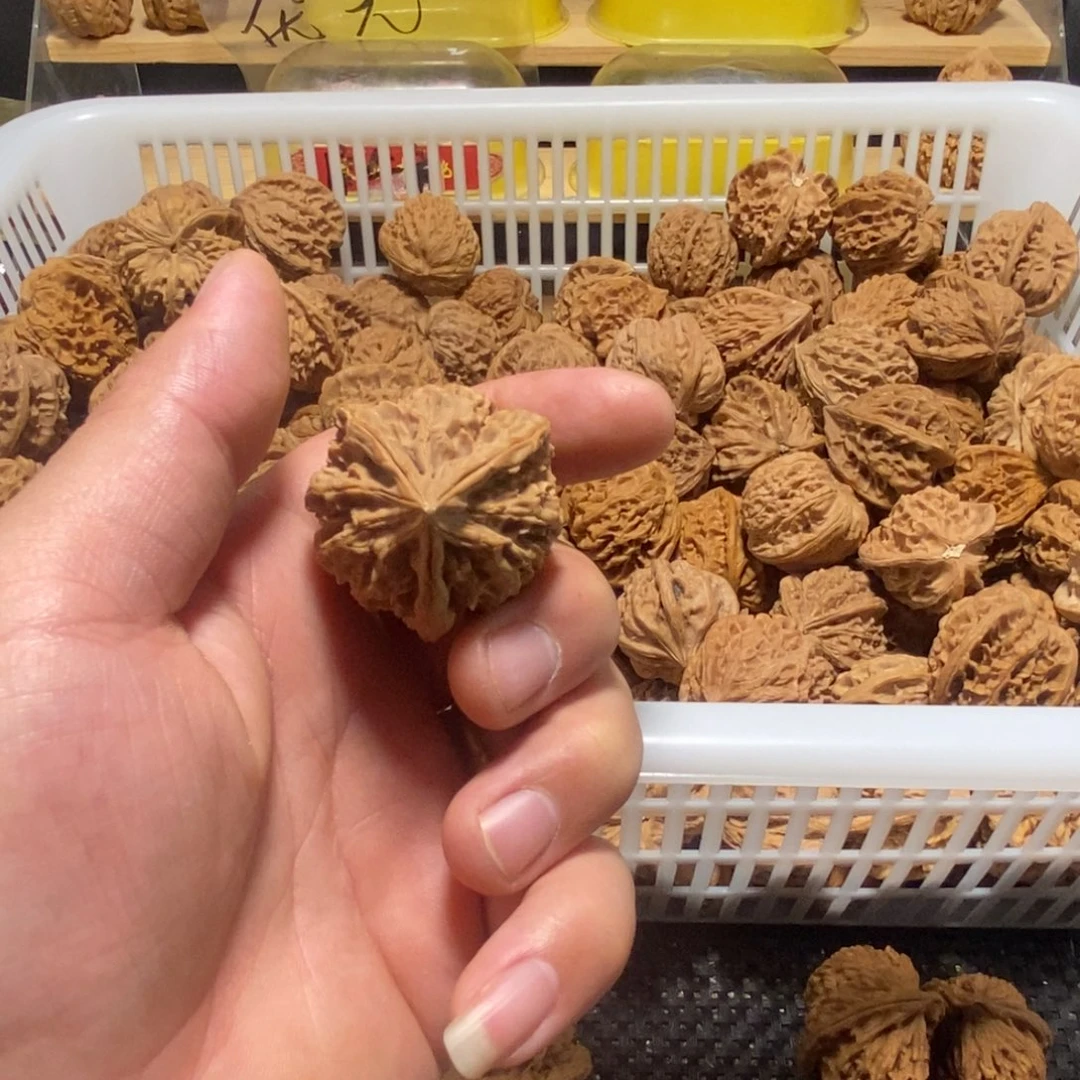 诚***信文玩核桃吊坠核桃异形