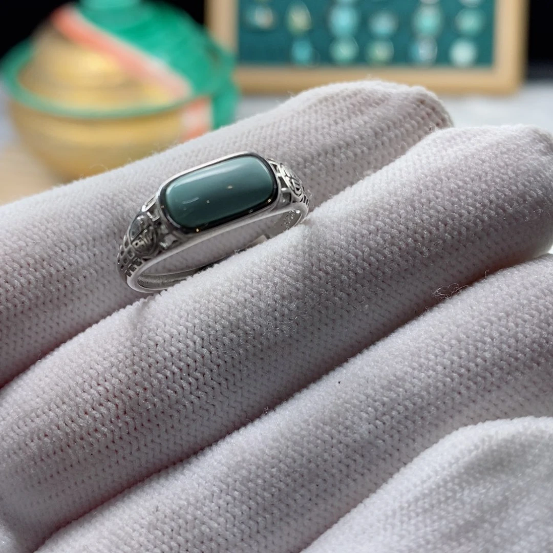 绿松石颈饰未镶嵌