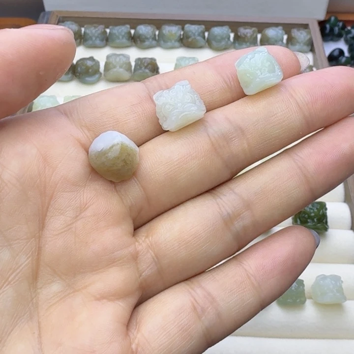 梦***园和田玉（糖玉）未镶嵌车挂