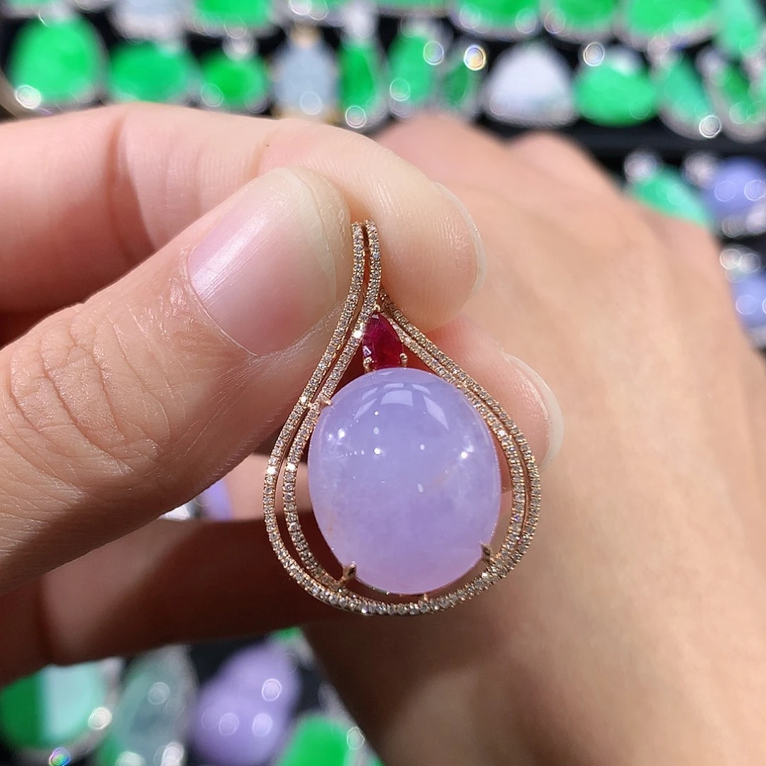 翡翠18K金镶嵌颈饰