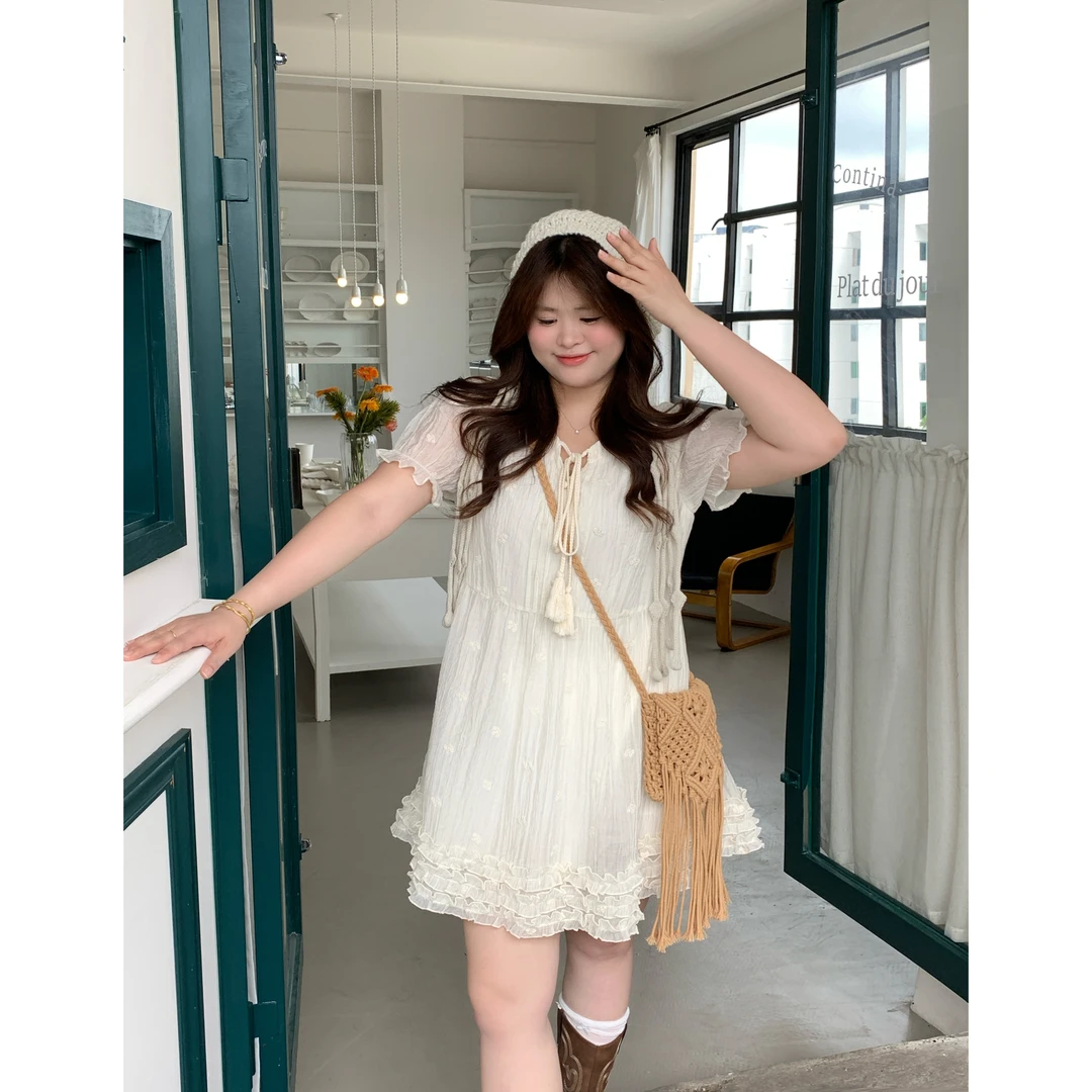 【城市猎人】大头婷微胖夏季连衣裙流苏刺绣提花圆领短袖木耳边短裙