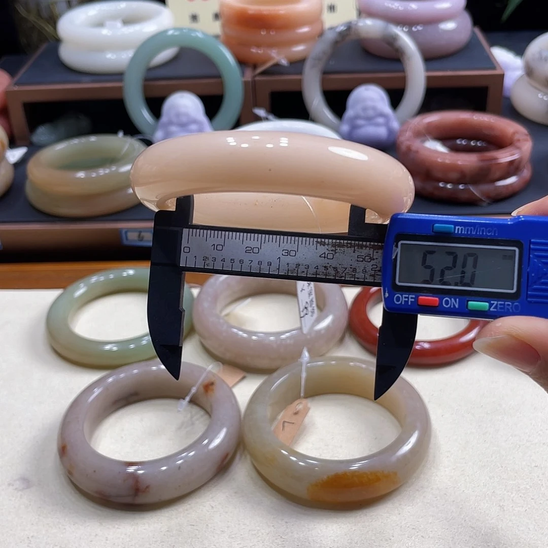 未镶嵌手镯石英岩玉