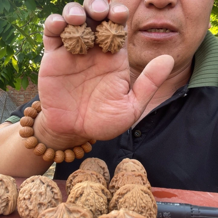 文玩核桃吊坠三棱31