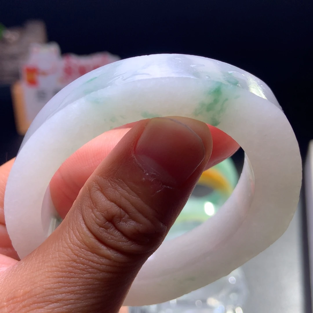 定制翡翠未镶嵌翡翠手镯