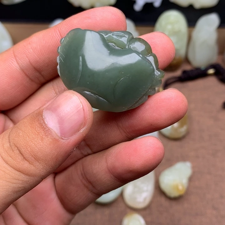 颈饰未镶嵌和田玉