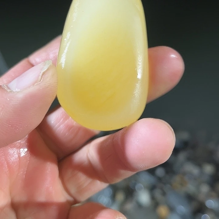 和田玉（糖玉）未镶嵌珠宝奇石