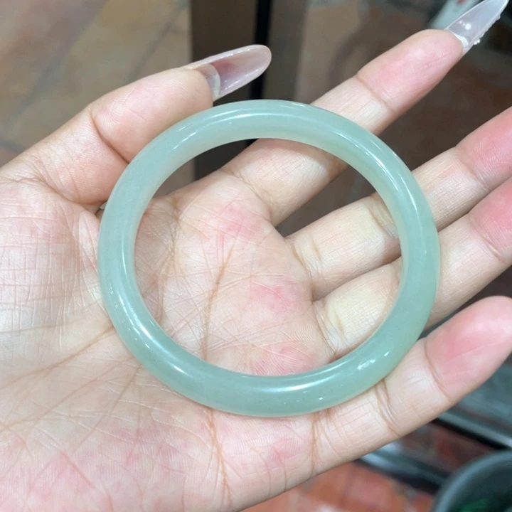 东陵石手镯未镶嵌