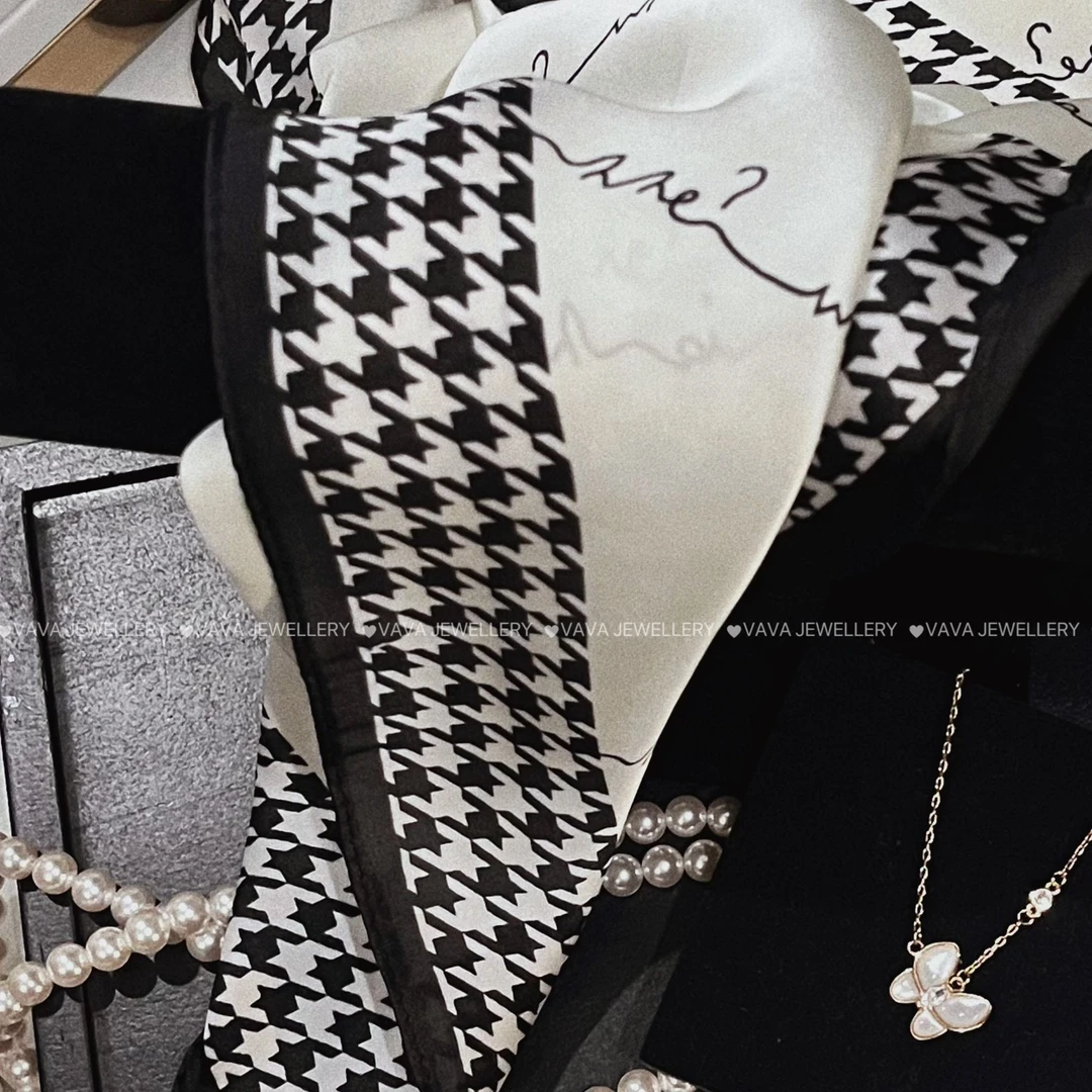 蝴蝶项时尚气质轻奢百搭简约经典设计师款丝巾