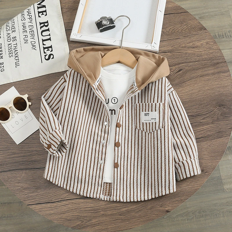 男童外套春秋款儿童衣服春装2025新款帅气时髦男宝宝春季连帽开衫