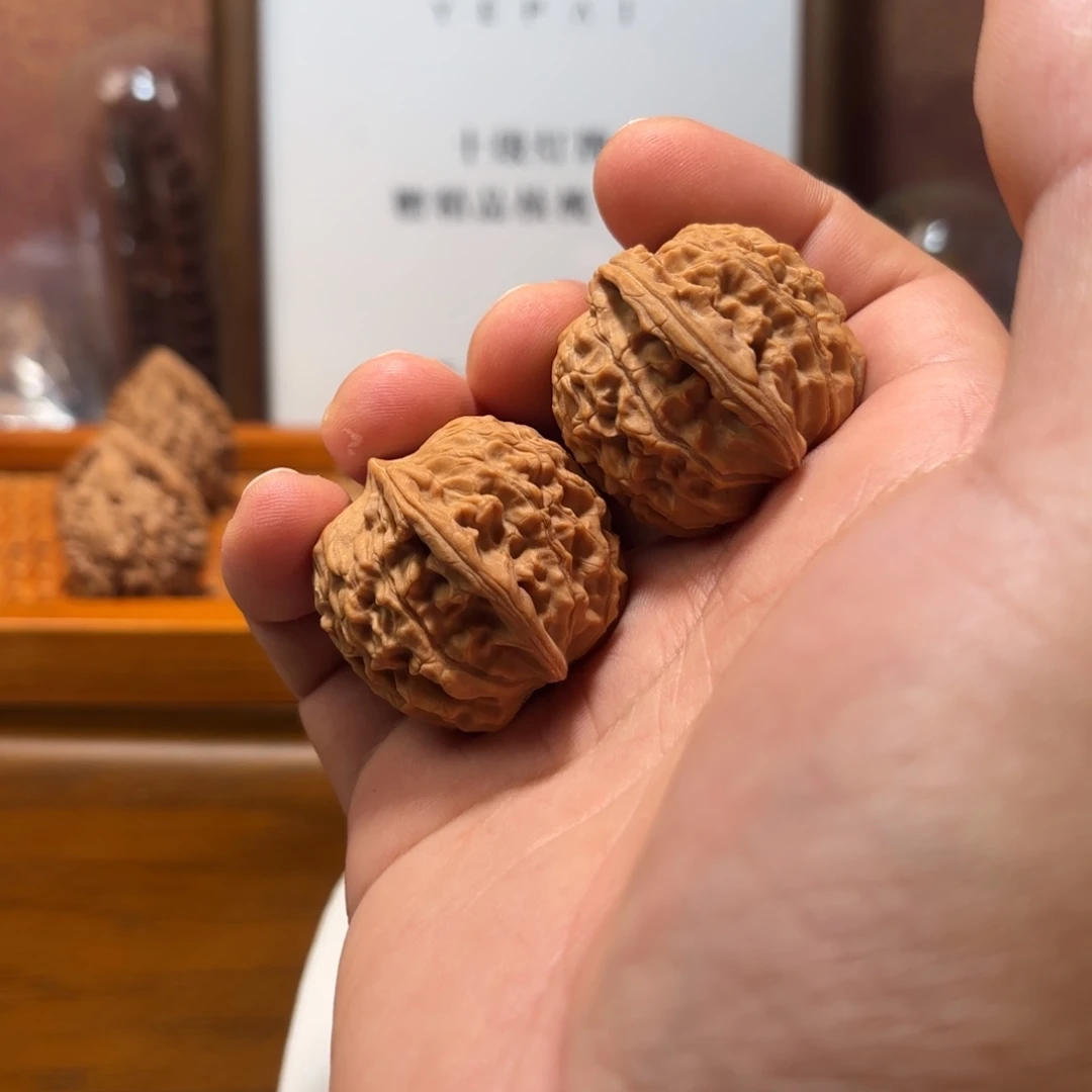 吊坠文玩核桃红豆Q5989