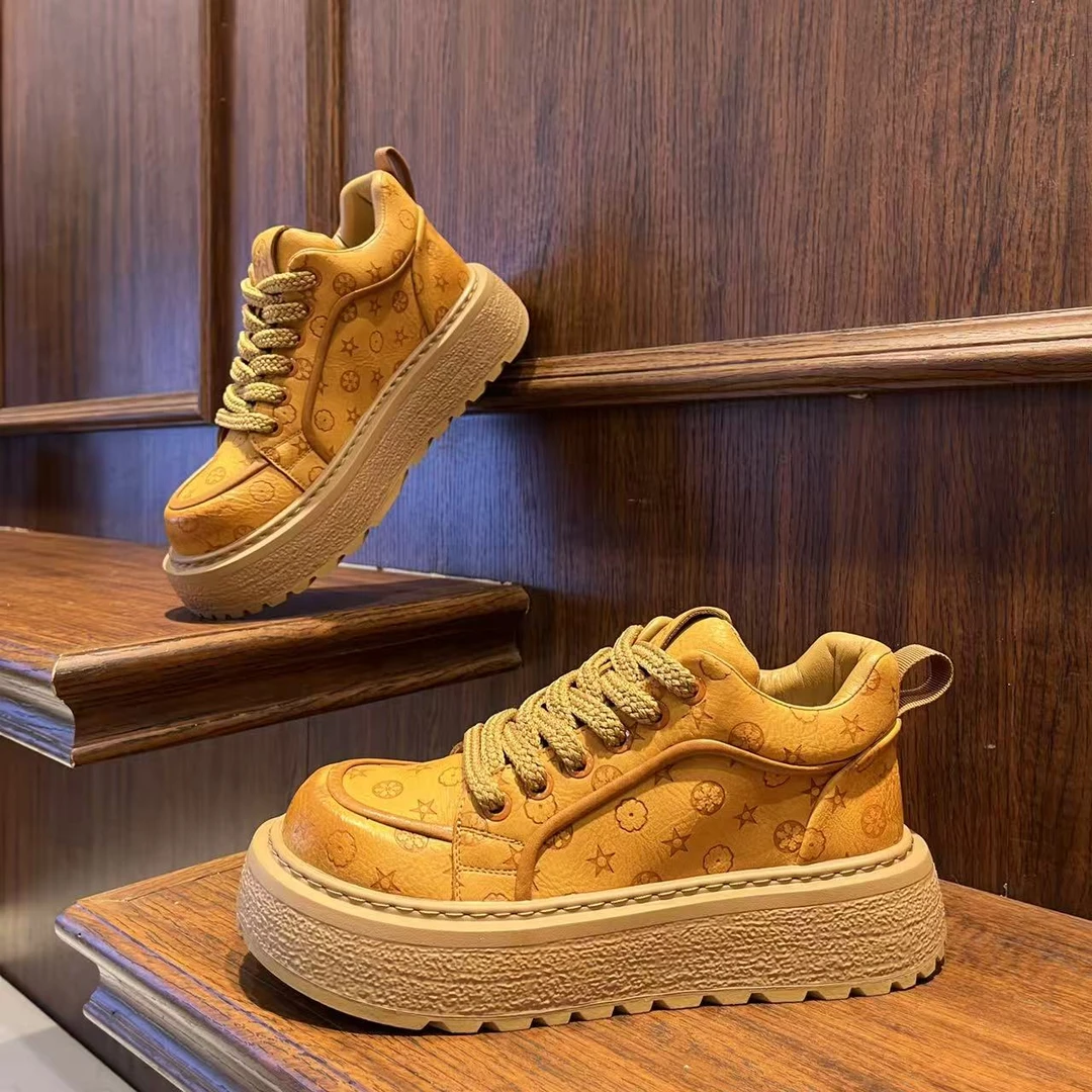 男鞋时尚轻奢复古风皮革印花厚底休闲鞋低帮增高巴恩风小众潮男鞋