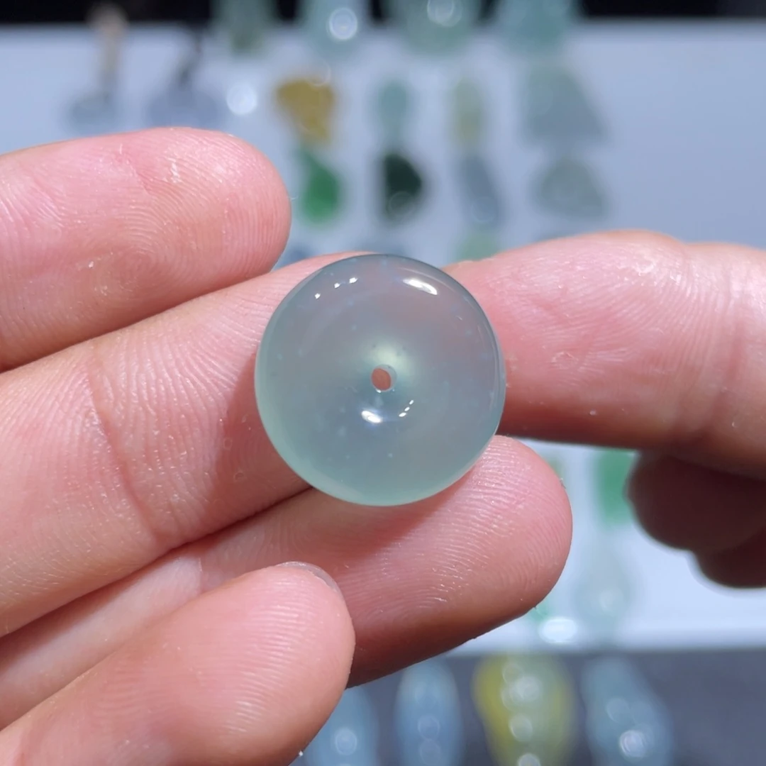 颈饰未镶嵌翡翠平安扣