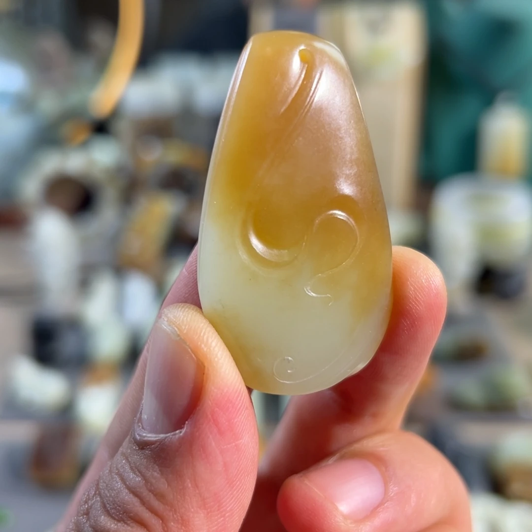 和田玉未镶嵌颈饰且未料