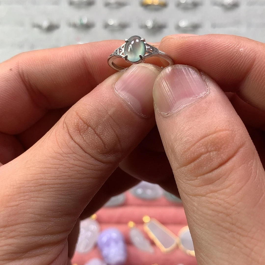 桃****翡翠银S925镶嵌戒指96