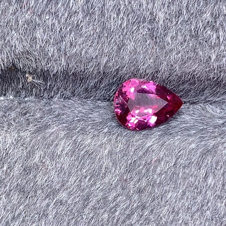 未镶嵌裸石石榴石1.15克拉