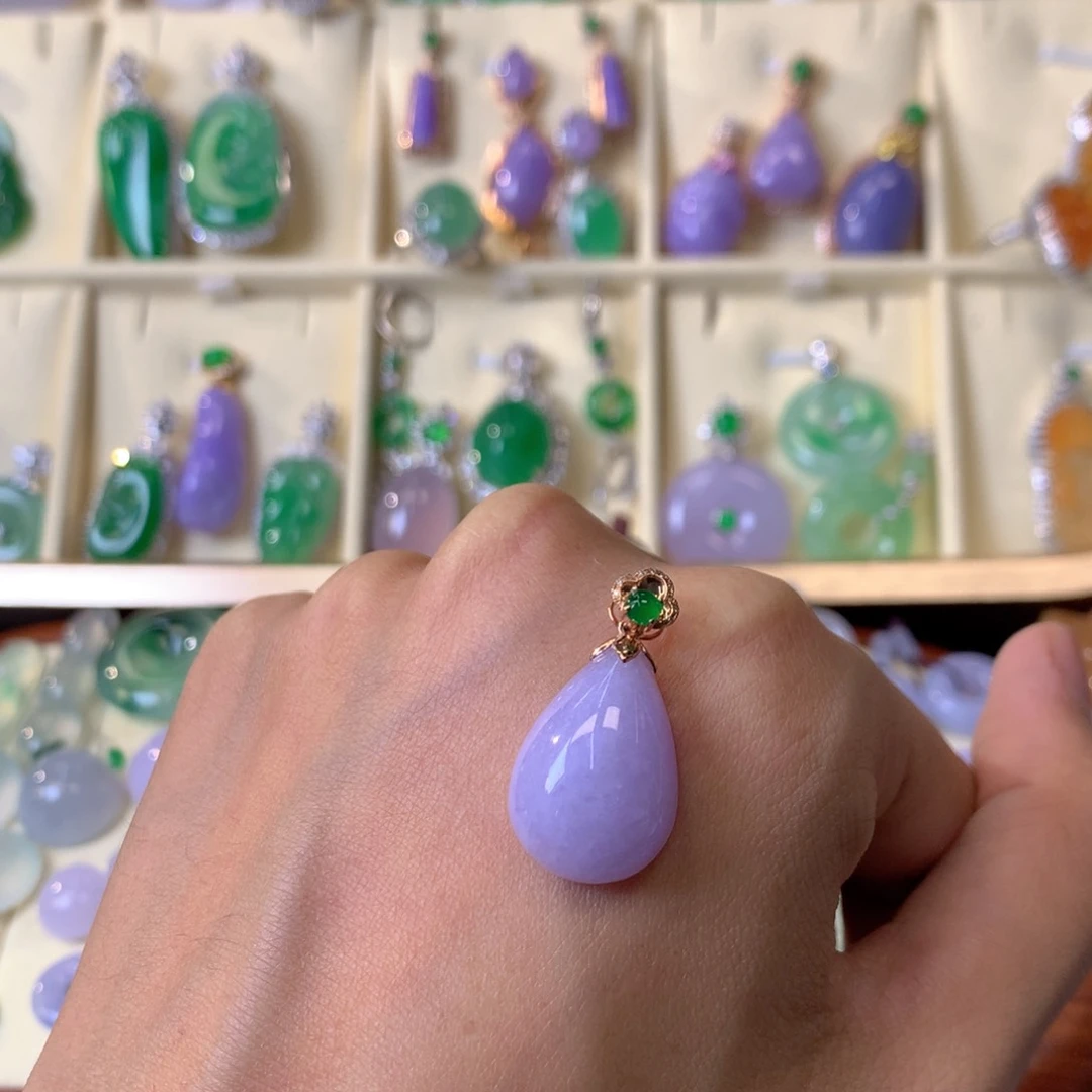 翡翠颈饰18K金镶嵌吊坠