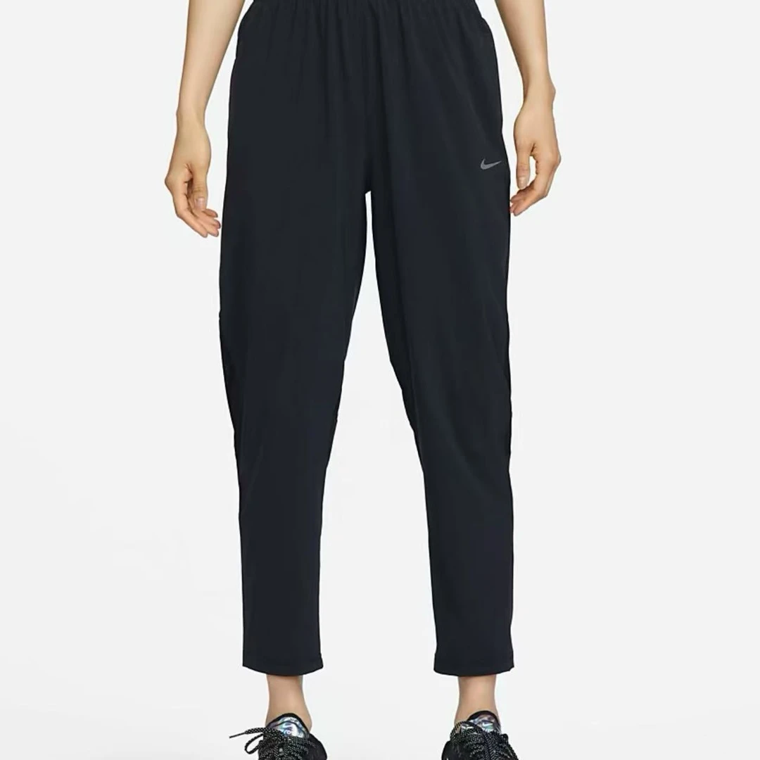 NIKE/耐克女子透气宽松跑步运动裤梭织长裤FB7030010