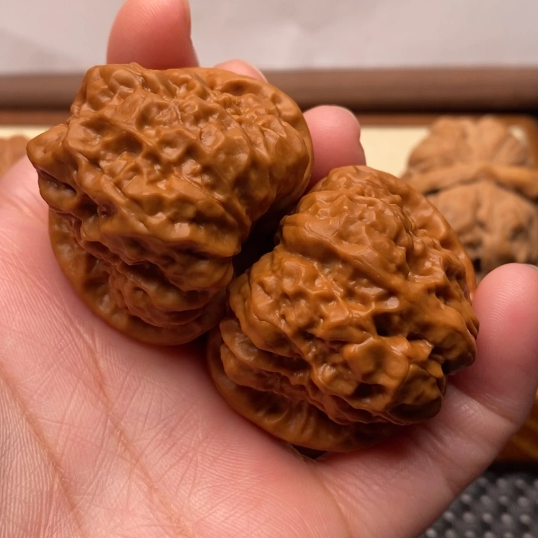 【闪购商品】把件文玩核桃边41左右