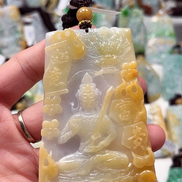 W***g翡翠未镶嵌颈饰挂件