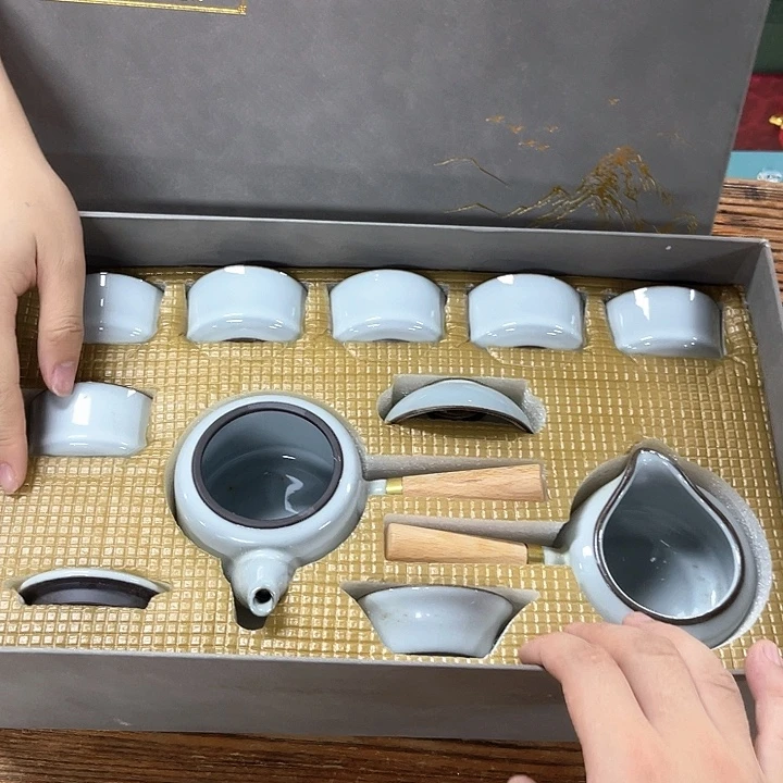 孤品茶具套装等。