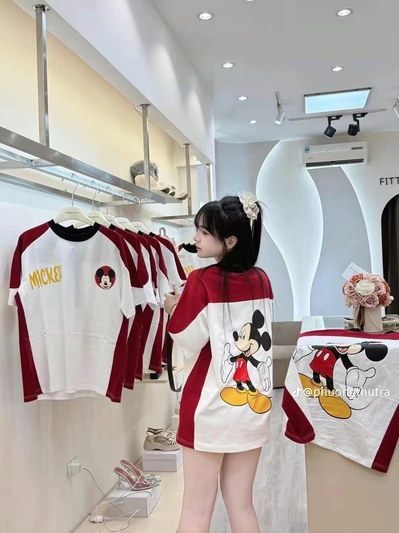 潮牌大版T恤红白拼色后面米奇图案