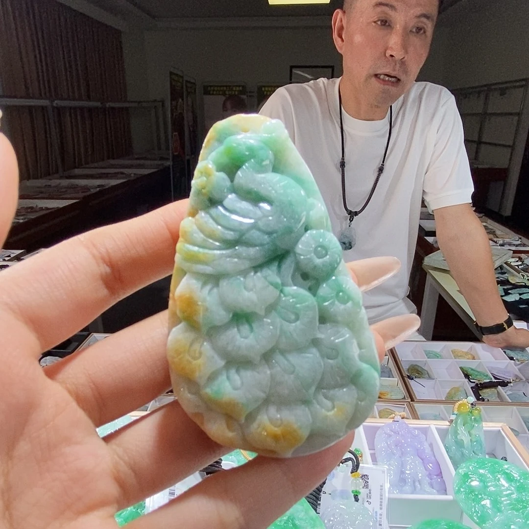 翡翠未镶嵌颈饰翡翠