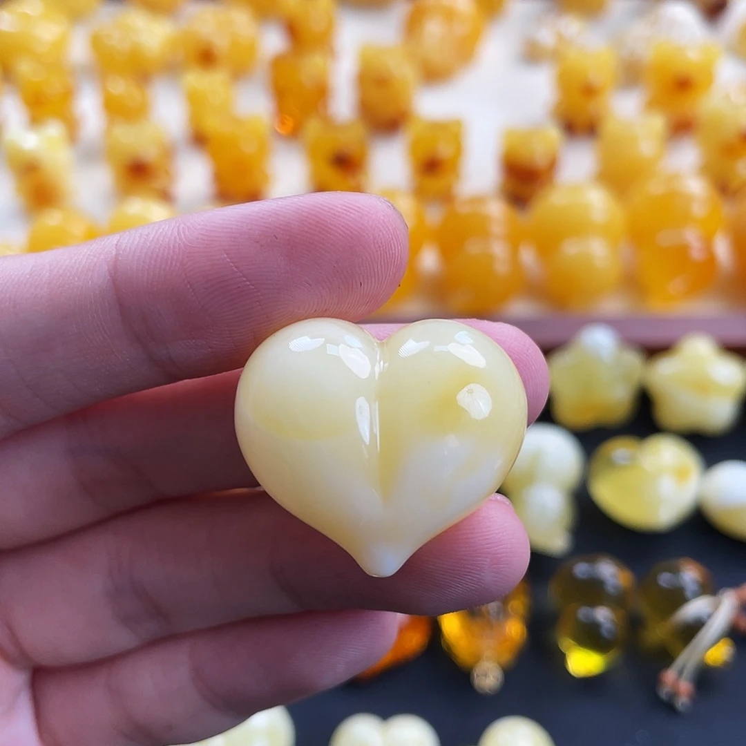 琥珀未镶嵌珠宝奇石