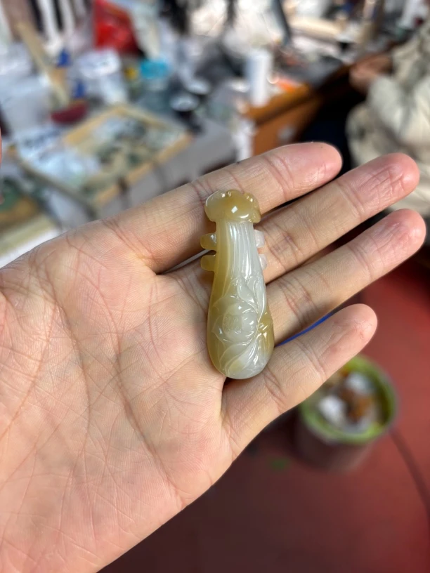 天然和田玉手工雕刻遇知音