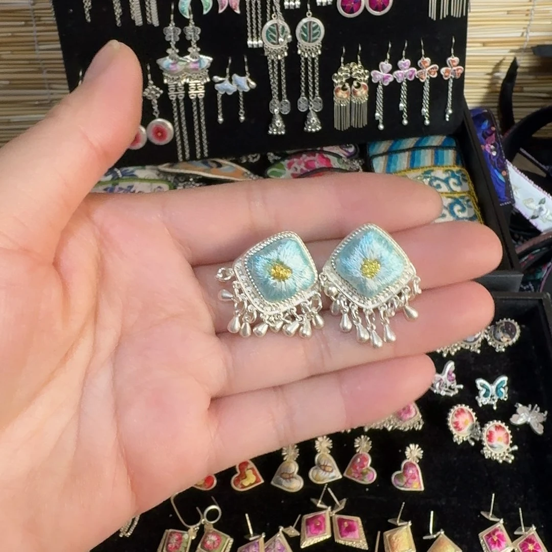 织绣民族风刺绣耳环